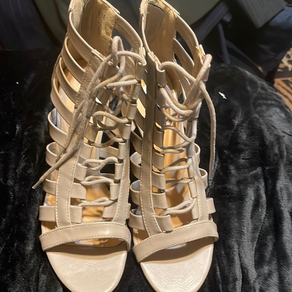 Woman’s Shoes